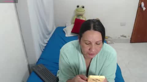 Snapshot of laura_foxx2379 chatting on October 26, 12:39 am laura_foxx2379 online show from October 26, 12:39 am