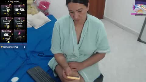 Snapshot of laura_foxx2379 chatting on November 2, 12:47 am laura_foxx2379 online show from November 2, 12:47 am