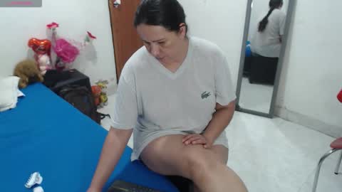 Snapshot of laura_foxx2379 chatting on October 3, 2:27 am laura_foxx2379 online show from October 3, 2:27 am