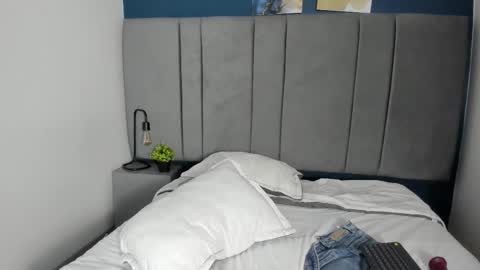 Snapshot of laura_hotties chatting on October 25, 2:35 pm laura hotties online show from October 25, 2:35 pm