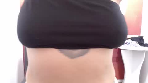 Snapshot of laura_hotyy chatting on September 24, 5:01 pm Laura online show from September 24, 5:01 pm