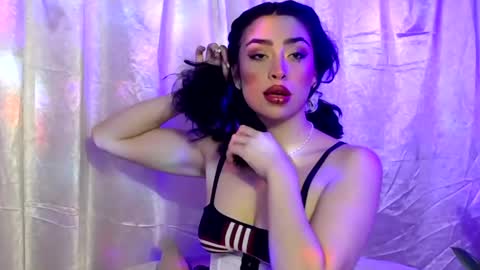 laura_pink01 online show from February 17, 11:22 pm