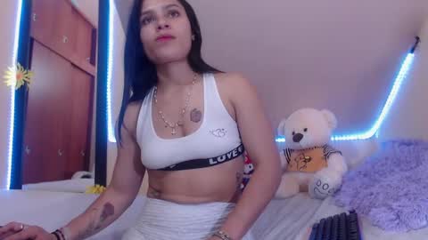 Laura Pink    online show from December 13, 11:28 pm