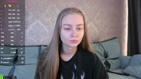 Laura online show from December 18, 11:15 am