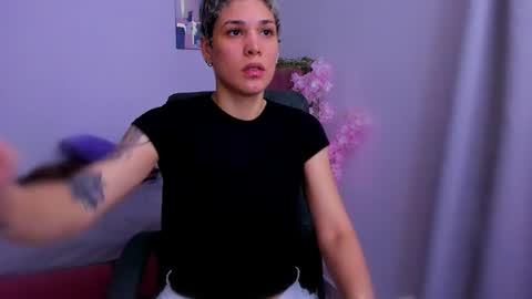 Laura Rose online show from November 18, 8:32 pm