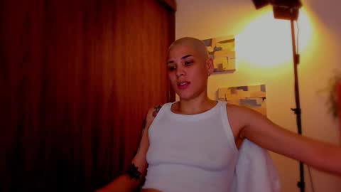 Laura Rose online show from March 11, 3:55 am