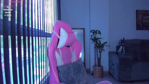 Laura Rose online show from January 4, 9:20 pm