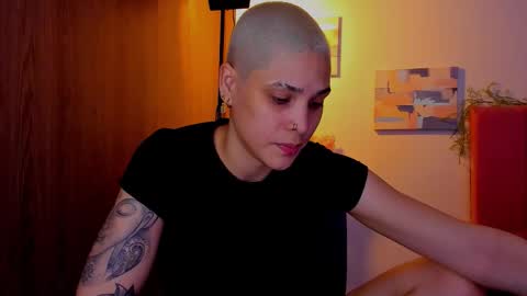 Laura Rose online show from March 19, 7:24 am