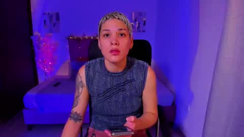 Laura Rose online show from October 12, 4:20 pm