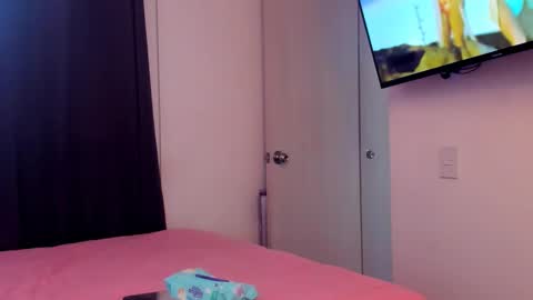 Snapshot of laura_soe chatting on October 9, 7:29 pm LAURA SOE online show from October 9, 7:29 pm