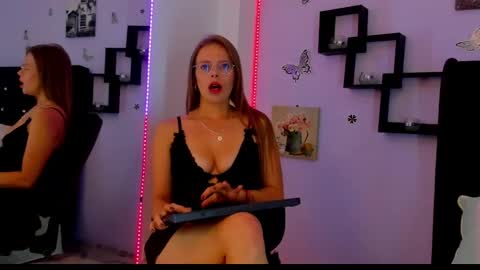 Laura Blue online show from December 29, 12:12 pm