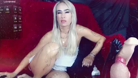 LauraCrystall online show from February 5, 6:44 pm