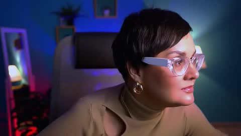 lauradavidsons online show from October 19, 4:42 pm