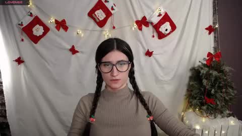 Laura online show from December 12, 12:01 pm