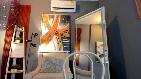 Snapshot of laurah_hill chatting on September 24, 12:26 pm Lau online show from September 24, 12:26 pm