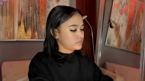 Snapshot of laurah_hill chatting on October 22, 12:32 pm Lau online show from October 22, 12:32 pm