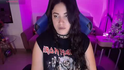 Snapshot of laurahawkes chatting on January 13, 12:41 am laura online show from January 13, 12:41 am