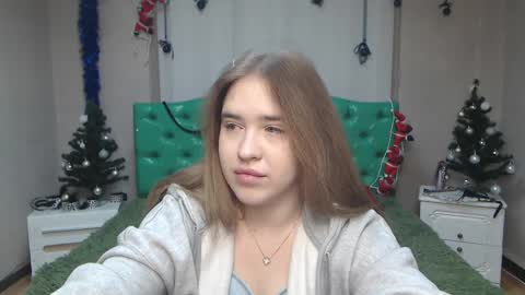 LauraHlot online show from December 22, 6:48 pm