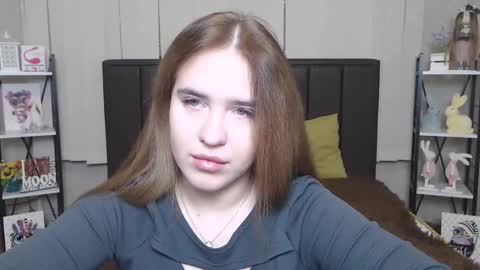 LauraHlot online show from December 8, 6:50 pm