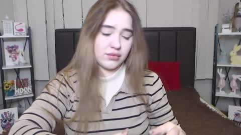 LauraHlot online show from December 15, 6:48 pm