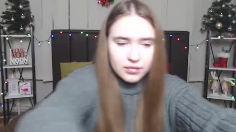 LauraHlot online show from December 27, 7:14 pm