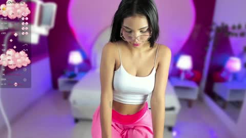 Laura MartinGMT-5 2200-0600 online show from December 24, 1:27 am
