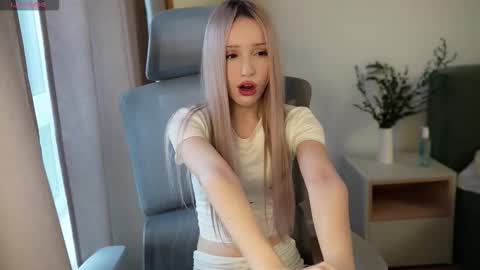 Snapshot of lauramusk chatting on October 24, 9:16 am Laura online show from October 24, 9:16 am