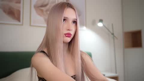 Snapshot of lauramusk chatting on September 20, 7:56 pm Laura online show from September 20, 7:56 pm