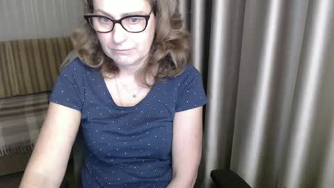 Lauraoven1 online show from January 17, 5:41 pm