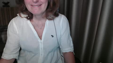 Lauraoven1 online show from March 6, 7:47 am