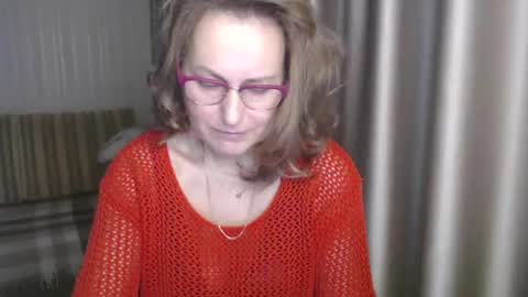 Lauraoven1 online show from January 10, 7:14 am