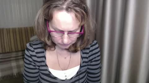 Lauraoven1 online show from December 26, 5:51 pm