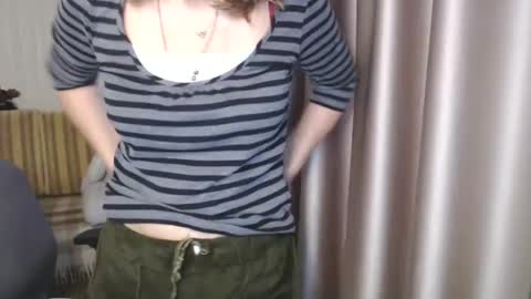 Lauraoven1 online show from December 14, 9:29 am