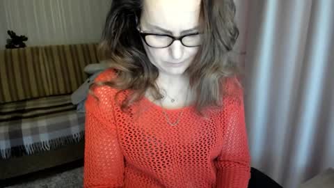 Lauraoven1 online show from January 15, 10:43 am