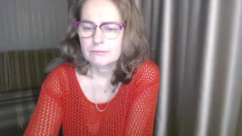 Lauraoven1 online show from January 8, 7:13 pm
