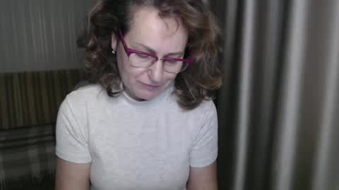Lauraoven1 online show from January 13, 7:31 pm