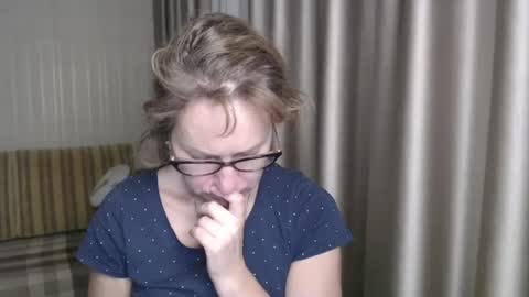 Lauraoven1 online show from January 16, 5:44 pm