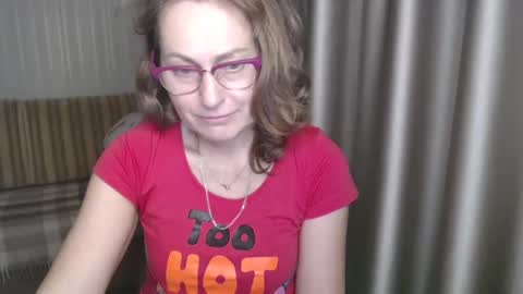 Lauraoven1 online show from January 12, 6:59 pm