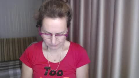 Lauraoven1 online show from January 12, 8:57 am