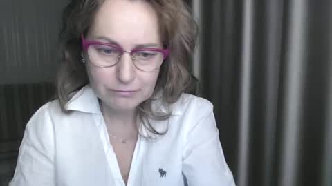 Lauraoven1 online show from January 5, 4:38 pm