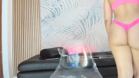 Laura online show from February 10, 1:01 pm
