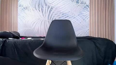Laura online show from February 24, 1:19 pm