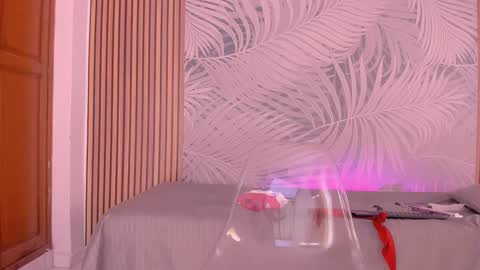 Laura online show from January 13, 1:28 pm