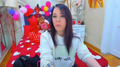 Laura online show from February 15, 4:14 am