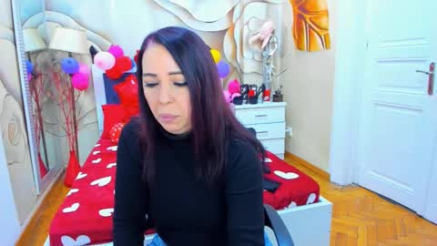 Laura online show from February 17, 4:09 am