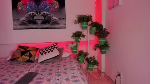 laurem_emy online show from December 18, 3:15 am