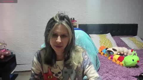 Snapshot of lauren_ashlee chatting on February 25, 2:26 pm Lauren Independent model online show from February 25, 2:26 pm