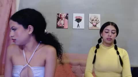 Snapshot of lauren_bacall1 chatting on October 2, 3:17 pm Sara online show from October 2, 3:17 pm