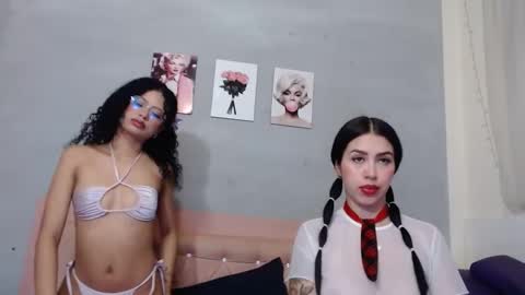 Snapshot of lauren_bacall1 chatting on September 24, 12:26 pm Sara online show from September 24, 12:26 pm