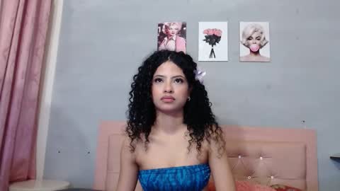 Snapshot of lauren_bacall1 chatting on September 23, 12:14 pm Sara online show from September 23, 12:14 pm